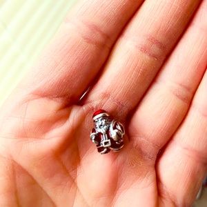 Pandora Santa charm